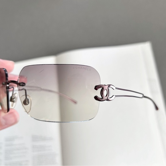 CHANEL Classic Vintage Y2K Rimless CC Logo Gradient Lens 4068 Sunglasses - Picture 2 of 8